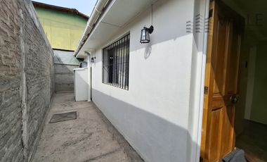 Casa en venta  en Avda Arturo Prat Machali