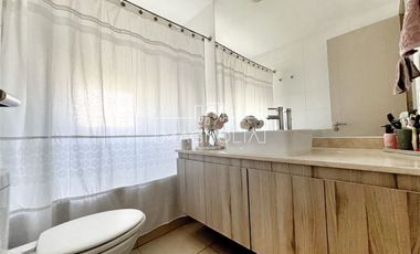 Casa en Arriendo en A pasos de Avenida Chamisero. Jumbo