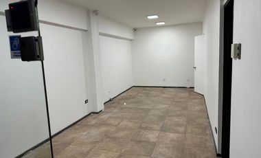 Local comercial en metro Los Leones