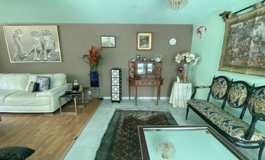 CASA EN VENTA EN EL PEDREGAL COMO TERRENO PARA REMODELAR