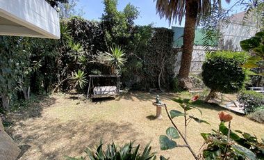 CASA EN VENTA EN EL PEDREGAL COMO TERRENO PARA REMODELAR