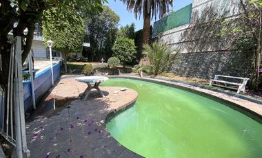 CASA EN VENTA EN EL PEDREGAL COMO TERRENO PARA REMODELAR