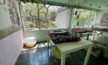 CASA EN VENTA EN EL PEDREGAL COMO TERRENO PARA REMODELAR