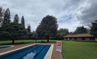 Terreno  en venta en Tepoztlán sobre avenida