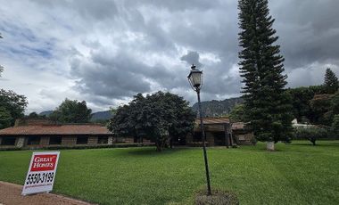 Terreno  en venta en Tepoztlán sobre avenida