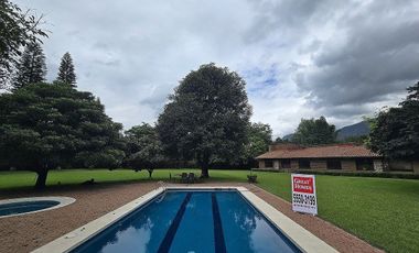 Terreno  en venta en Tepoztlán sobre avenida