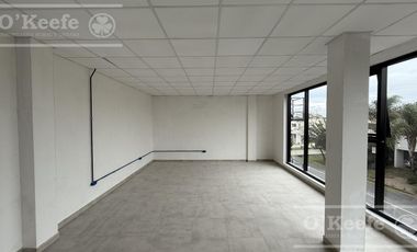 Oficina con cochera en alquiler - Office Garden Hudson