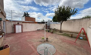 Casa en venta apta crédito, dos dormitorios en Junin