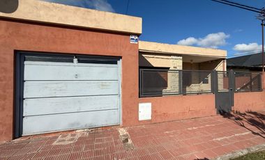 Casa en venta apta crédito, dos dormitorios en Junin