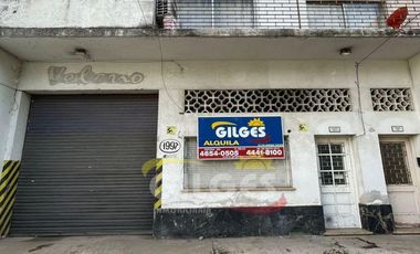 Alquiler Galpón 400M²  en Ramos Mejia - en Buen Estado  ubicado a mts. Av. de Mayo