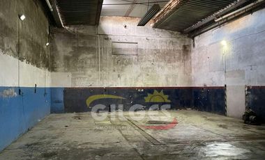 Alquiler Galpón 400M²  en Ramos Mejia - en Buen Estado  ubicado a mts. Av. de Mayo