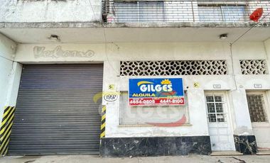 Alquiler Galpón 400M²  en Ramos Mejia - en Buen Estado  ubicado a mts. Av. de Mayo