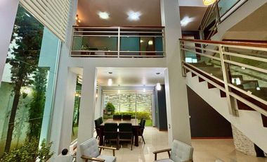 Casa en Venta en Jardín Real, sobre Boulevard, zapopan