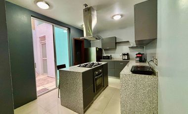 Casa en Venta en Jardín Real, sobre Boulevard, zapopan
