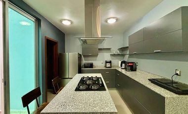 Casa en Venta en Jardín Real, sobre Boulevard, zapopan