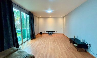 Casa en Venta en Jardín Real, sobre Boulevard, zapopan