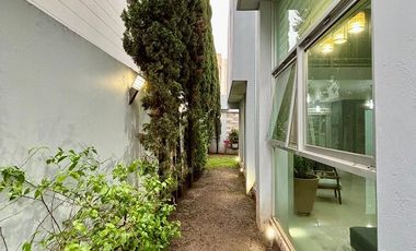 Casa en Venta en Jardín Real, sobre Boulevard, zapopan