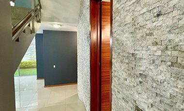 Casa en Venta en Jardín Real, sobre Boulevard, zapopan