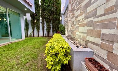 Casa en Venta en Jardín Real, sobre Boulevard, zapopan