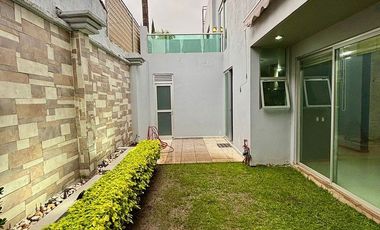 Casa en Venta en Jardín Real, sobre Boulevard, zapopan