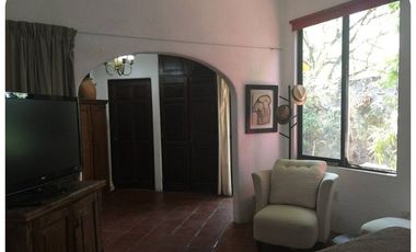 Casa en Venta con Jardín y alberca en Xochitepec “Pueblo Mágico” Centro Morelos