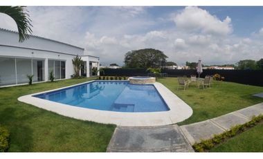 Se vende espectacular casa campestre en condominio Rozo Valle Colombia