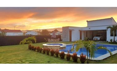 Se vende espectacular casa campestre en condominio Rozo Valle Colombia