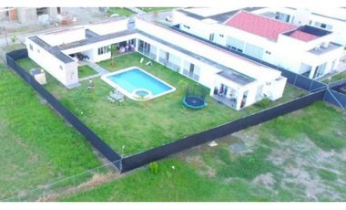 Se vende espectacular casa campestre en condominio Rozo Valle Colombia