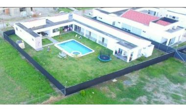 Se vende espectacular casa campestre en condominio Rozo Valle Colombia