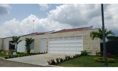 Se vende espectacular casa campestre en condominio Rozo Valle Colombia