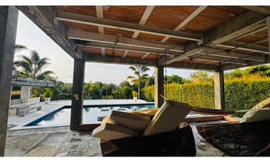 CASA EN CONSTRUCCION EN CAFELIA CERRITOS