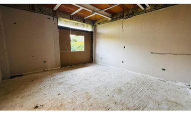 CASA EN CONSTRUCCION EN CAFELIA CERRITOS