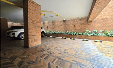 SE ARRIENDA APARTAMENTO EN CHICÓ CON TERRAZA