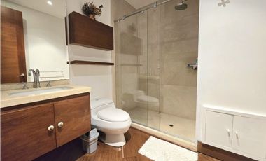 SE ARRIENDA APARTAMENTO EN CHICÓ CON TERRAZA