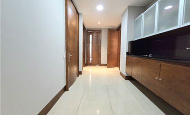 SE ARRIENDA APARTAMENTO EN CHICÓ CON TERRAZA