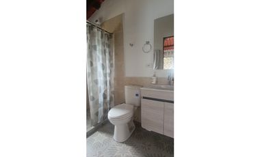 SE VENDE HERMOSA CASA CAMPESTRE PARA ESTRENAR EN ALCALA VALLE