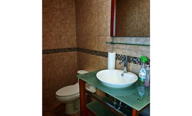 Alquilo oficina en Costa del Este amoblada