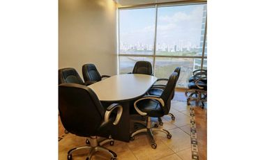 Alquilo oficina en Costa del Este amoblada