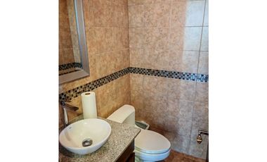 Alquilo oficina en Costa del Este amoblada