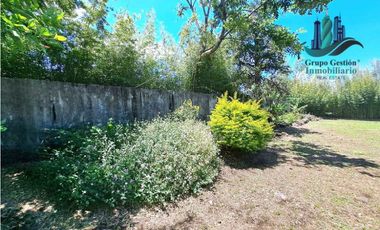 VENDO CASA DE 2 HAB 3 BAÑOS ALTO BOQUETE