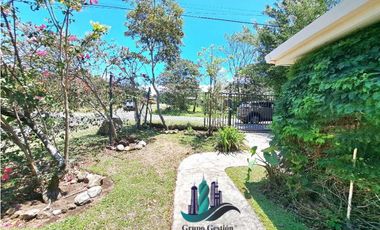 VENDO CASA DE 2 HAB 3 BAÑOS ALTO BOQUETE