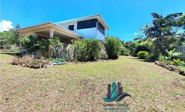 VENDO CASA DE 2 HAB 3 BAÑOS ALTO BOQUETE