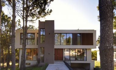 Venta Casa -  Costa Esmeralda Maritimo III