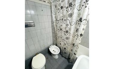 VENTA PH 2 AMB. PRIMER PISO. LATERAL.CHAUVIN