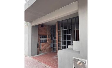 VENTA PH 2 AMB. PRIMER PISO. LATERAL.CHAUVIN
