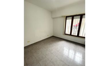 VENTA PH 2 AMB. PRIMER PISO. LATERAL.CHAUVIN