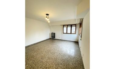 VENTA PH 2 AMB. PRIMER PISO. LATERAL.CHAUVIN