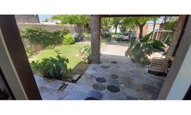 EXCELENTE CASA AMERICANA EN VENTA. ITUZAINGO NORTE.