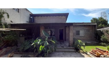 EXCELENTE CASA AMERICANA EN VENTA. ITUZAINGO NORTE.