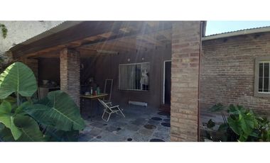 EXCELENTE CASA AMERICANA EN VENTA. ITUZAINGO NORTE.
